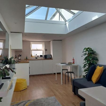 1 Bedroom Modern Duplex Southampton Dış mekan fotoğraf