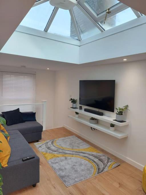 1 Bedroom Modern Duplex Southampton Dış mekan fotoğraf