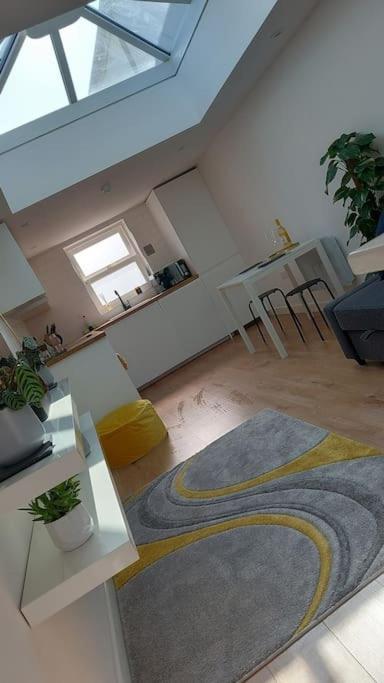 1 Bedroom Modern Duplex Southampton Dış mekan fotoğraf